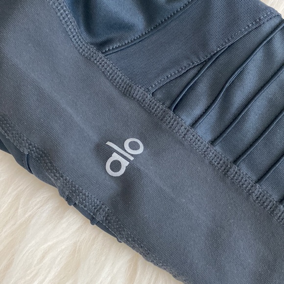 Alo yoga Moto legging 🌟 - Picture 5 of 8